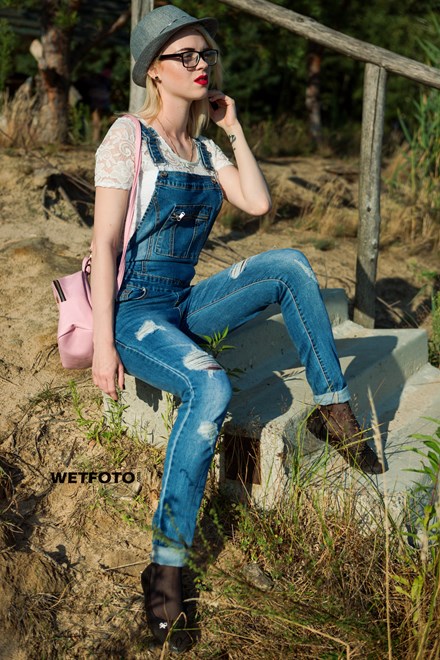 wetfoto wetlook blonde girl get wet fully clothed water jeans jumpsuit