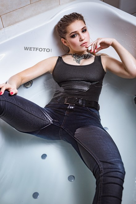 wetfoto wetlook sexy girl wet fully clothed bath shower