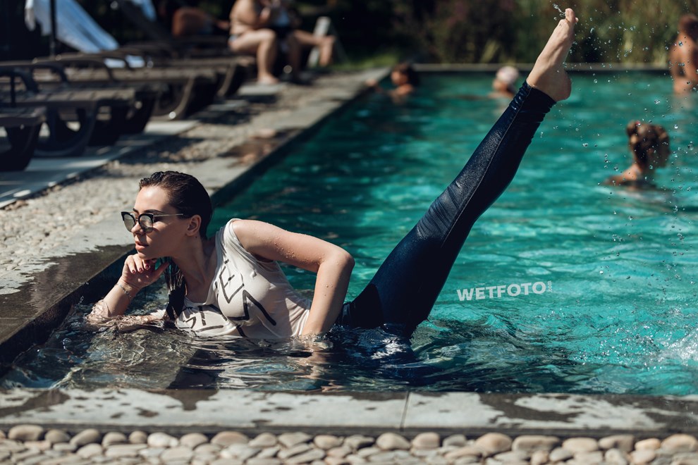 wetfoto pool swimming hot girl completely wet jeans t shirt